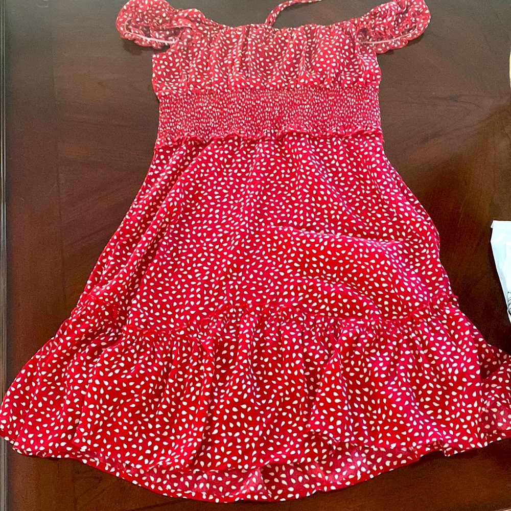 Cute sundress (never worn)